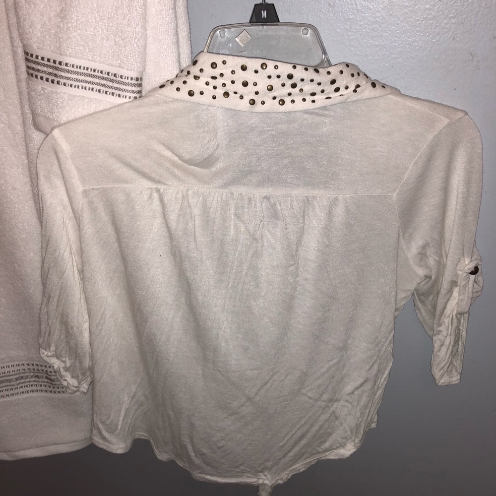 White blouse - Picture 4 of 4